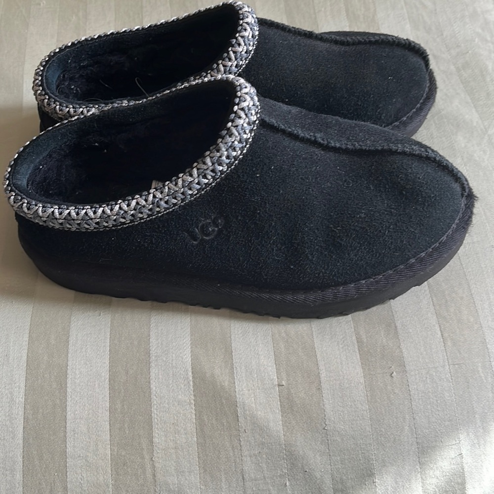 Ugg Tasman II slipper